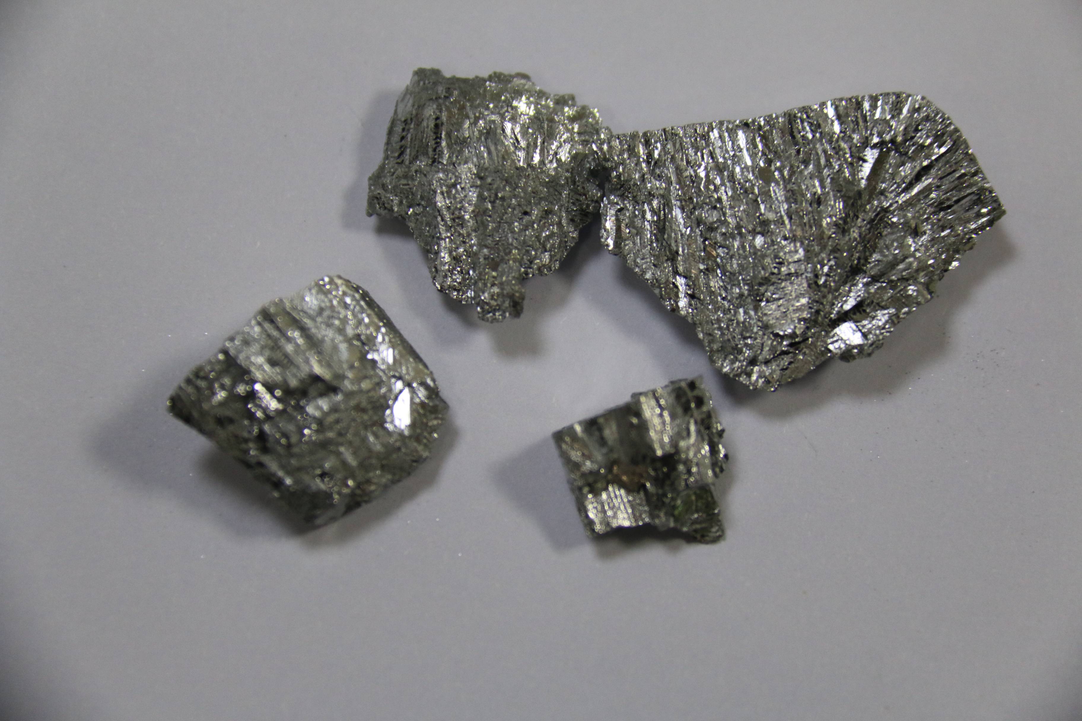 Broken Antimony 99.9  99.85  99.65